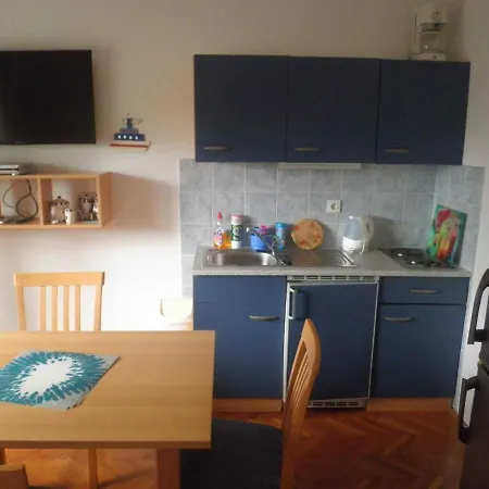 12 Apartmán