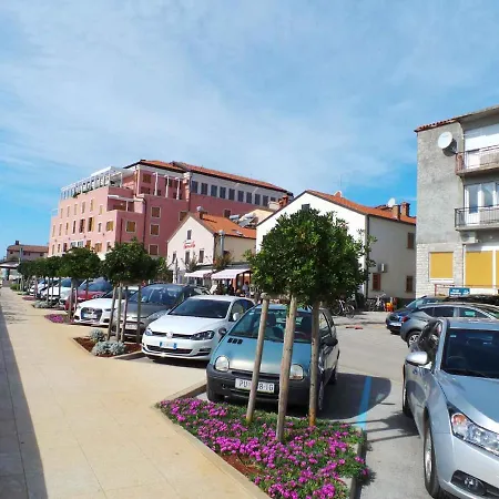 12 Apartmán