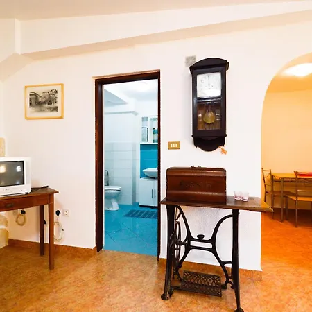 Apartmán 12 *